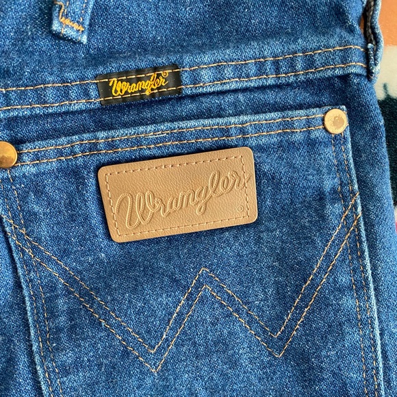 Vintage Inspired Wrangler Zipper Shorts - Picture 7 of 7